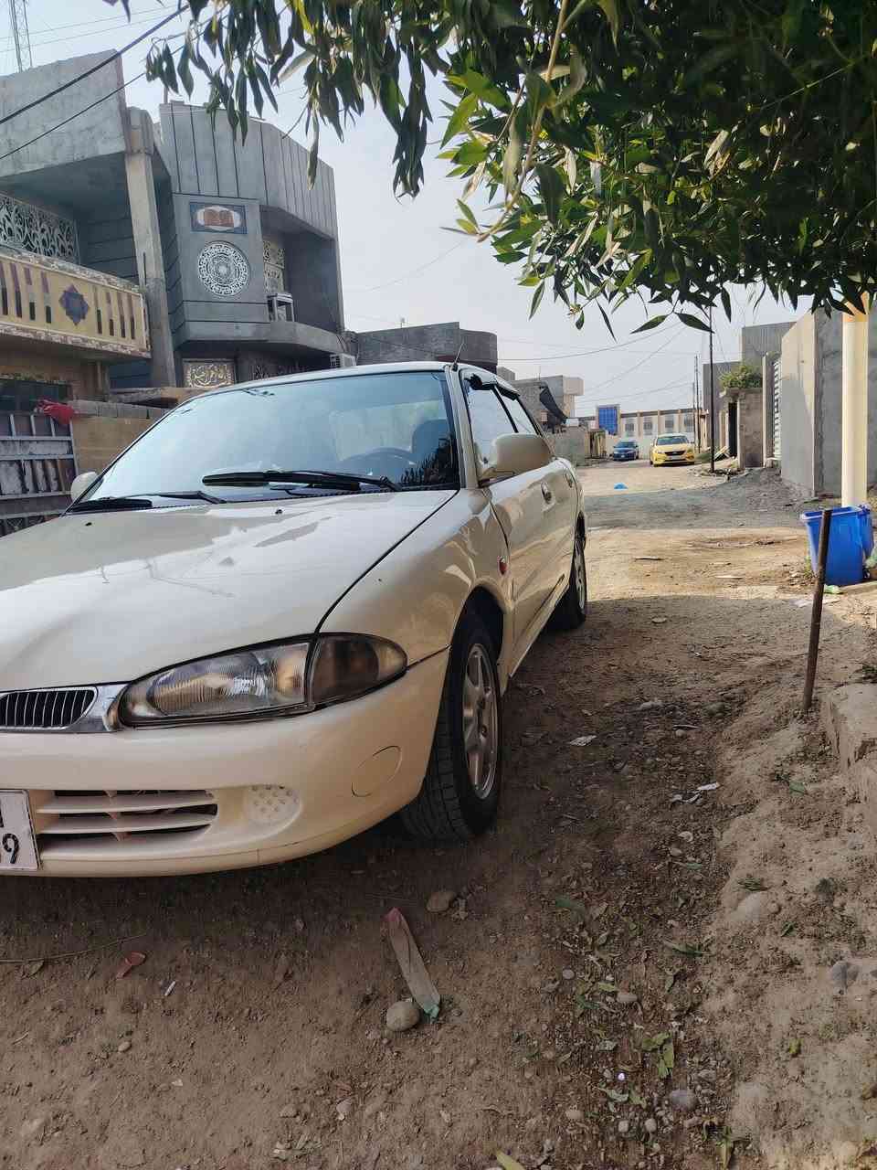 السلام عليكم للبيع برتون 2004 
السياره مصبوغه حزام كير ومحرك مال حاويه 
التبريد بي ليك تدفئه شغاله تخم تاير جديد 
رقم بغداد نكليزي الي 2030 
السعر 48 وبي مجال 
رقم  ***********
