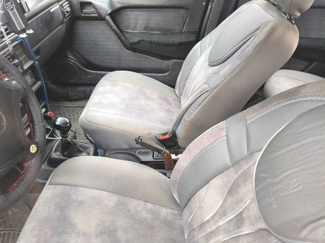 موديل 95 محرك 20
كير عادي سنوي هز كله شي جديد 
موجود دفتر بزين هم سيار اب اسمي هم شرط تحويل 42بي مجال قليل ***********
