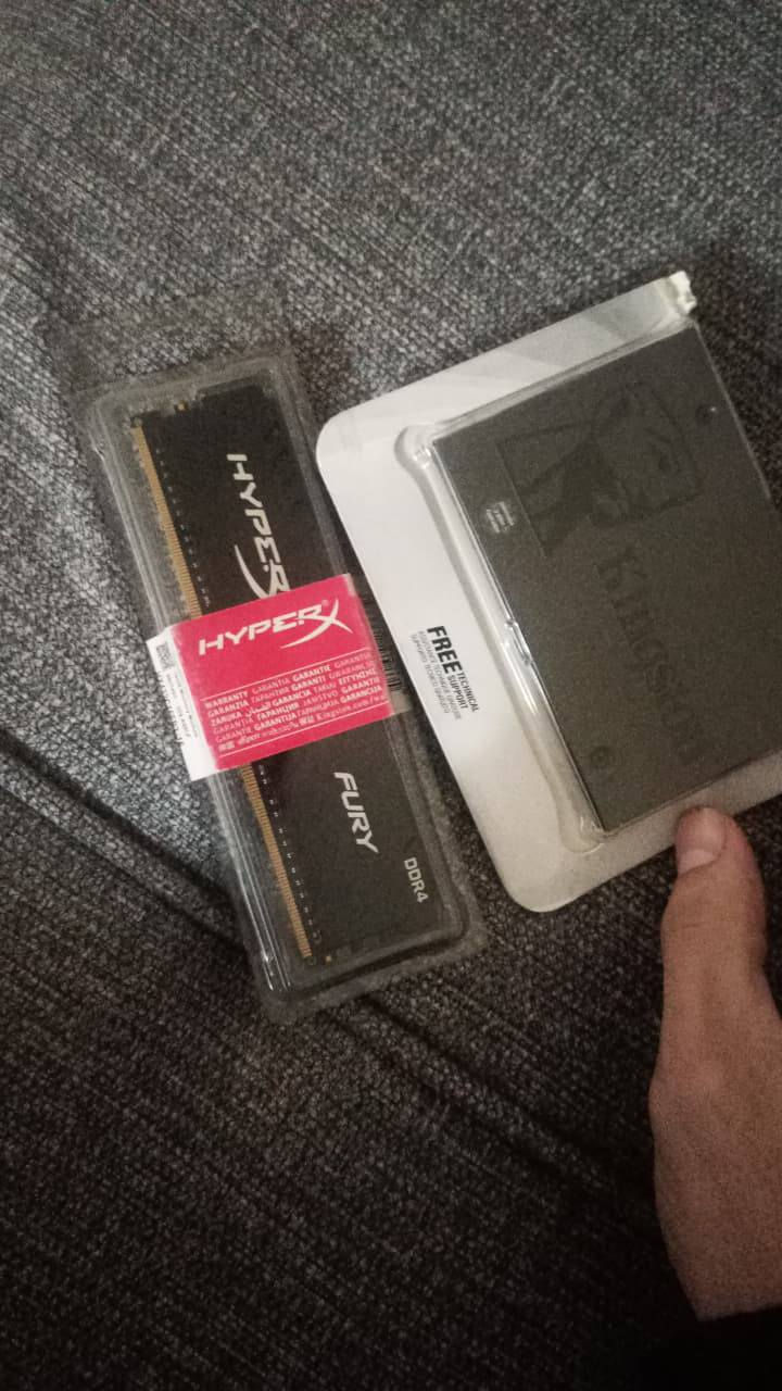 كرت 5070 3 مراوح من غيغابايت ما مفتوح سعر مليون و 50
رامات 16gb حبه وحده 160 ألف 

Ssd 480gb سعر 65 الف


**إذا كنت صاحب هذا الإعلان وتريد حذفه لأي سبب، رجاءا أرسل رسالة إلى الدعم الفني**