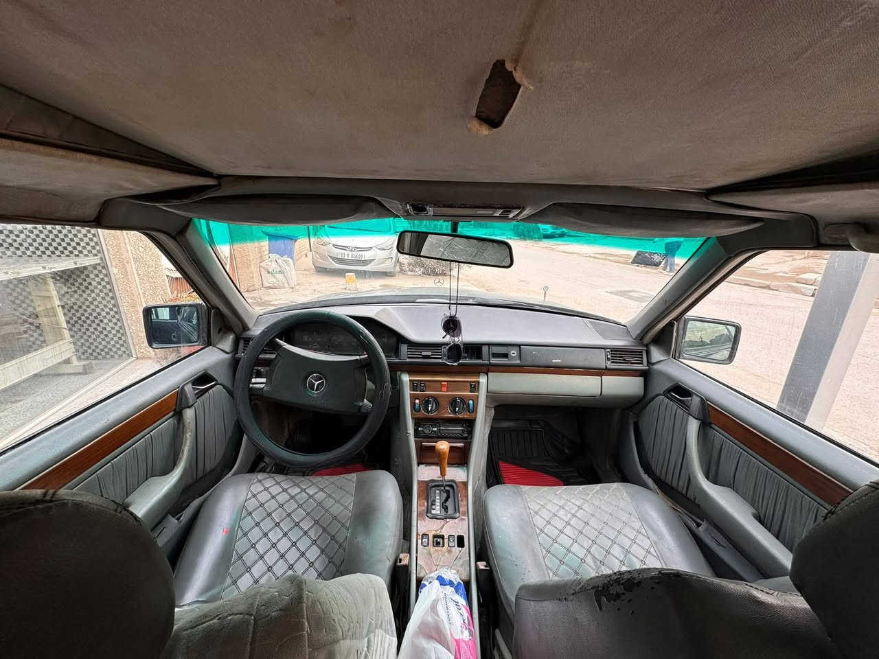 اللهم صل على محمد وعلى آل محمد      
            للبيع
   مارسدس دب
   موديل 91 باسمي رقم انكليزي بغداد  محرك وكير بطه 2500 ج يد جدا ادامه كامله 
   على الكير تخم تاير قواعد دبل بلاديه شواصي 
    نظيفه جدا مصبوغه عام بيه جراد بنيد وقماره و
   صندوك التبريد ميشتغل غرفته حلوه سلايت 
   طكتين دبل مروحه دبل هورن صدر جديد دبلات 
   جدد داخل جلد اللون 
   اسود جذاب صبغته حلوه مكان بغداد الامين 
   الثانيه السعر ٥٤ ورقه للاستفسار 
     ***********.   اعتذر عن الرد على 
      التعليقات
