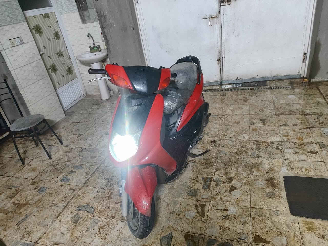 السلام عليكم دراجه سكنس نثيه كوري 140للبيع  دراجه شغاله خير من الله مكينه لا تنقيص ولاتبخير السعر 400و بيها مجال للشراي
***********
مكان الشعب شارع الصحه
