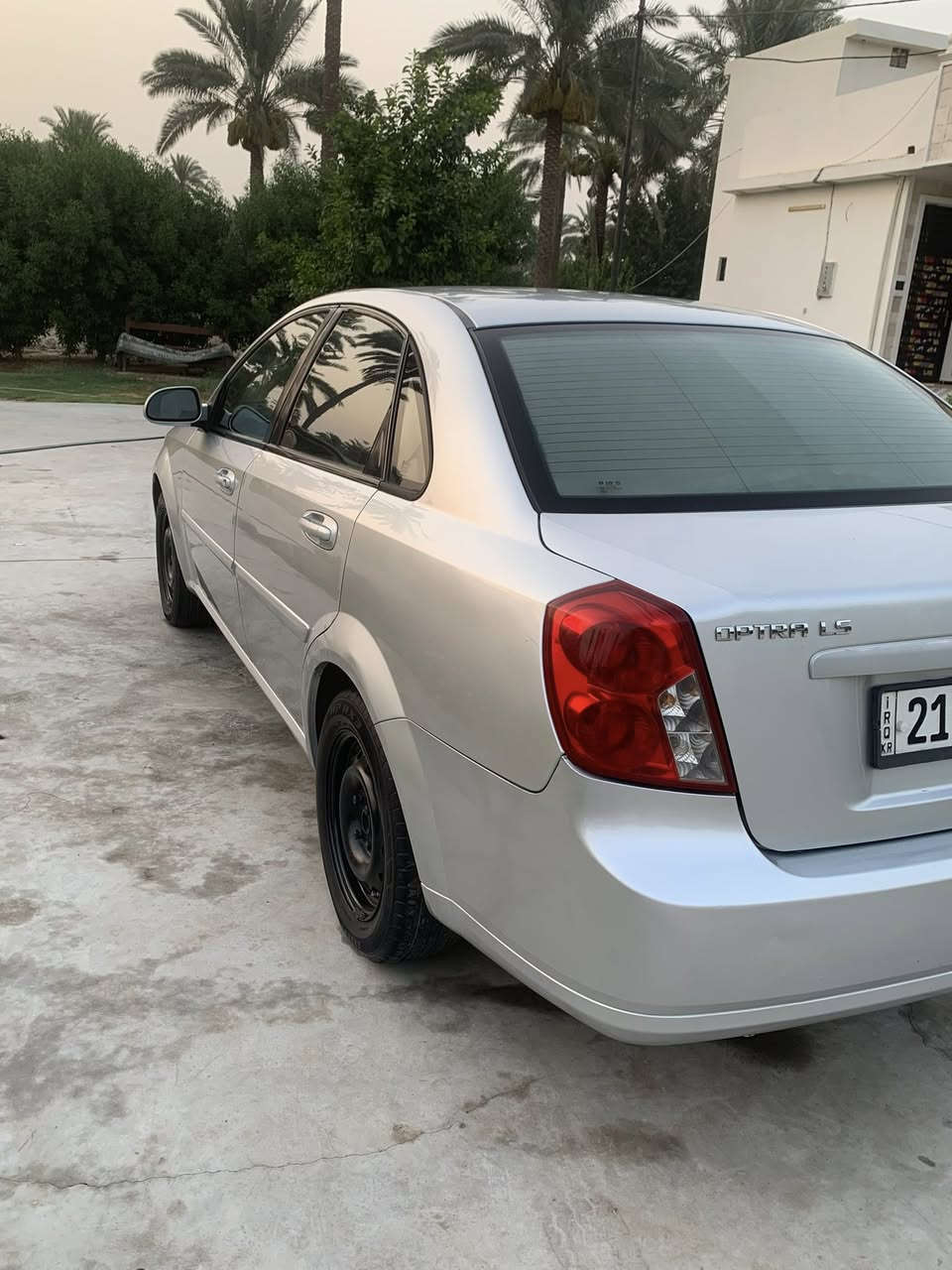 السلام عليكم ورحمة الله وبركاته
للبيع أوبترا 2011
سيارة كفاله من الصبغ و البارد والتبديل 
كير مكينه كفاله خير من الله 
صدر خير من الله
تخم تاير جديد 
سيارة بدون نواقص جاهزة للأخير 
رقم سليمانيه شرط التحويل 
العنوان بغداد المدائن 
السعر 103 وبيها مجال 
السيارة خير من الله نضيفه احلى من الصور 
***********
