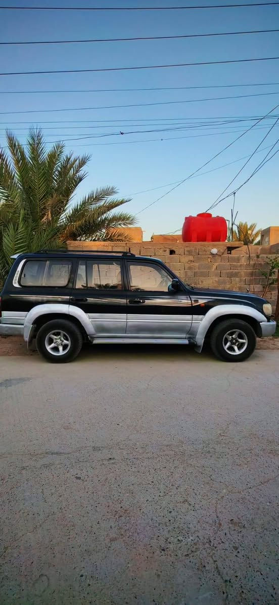 السلام عليكم سياره لاندكروزر 97فوال مواصفات مكينه وكير بلاد مكفولات ترهم مراوس بلانكروز مزاد السعر 58 بيهه مجال بسيط ***********
