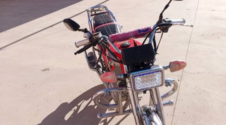 السلام عليكم  ماطور جني موديل 24 محرك 200
كهربائيات سلف هندر كله شغال فقط ويل ورا بي شويه عواج ***********
