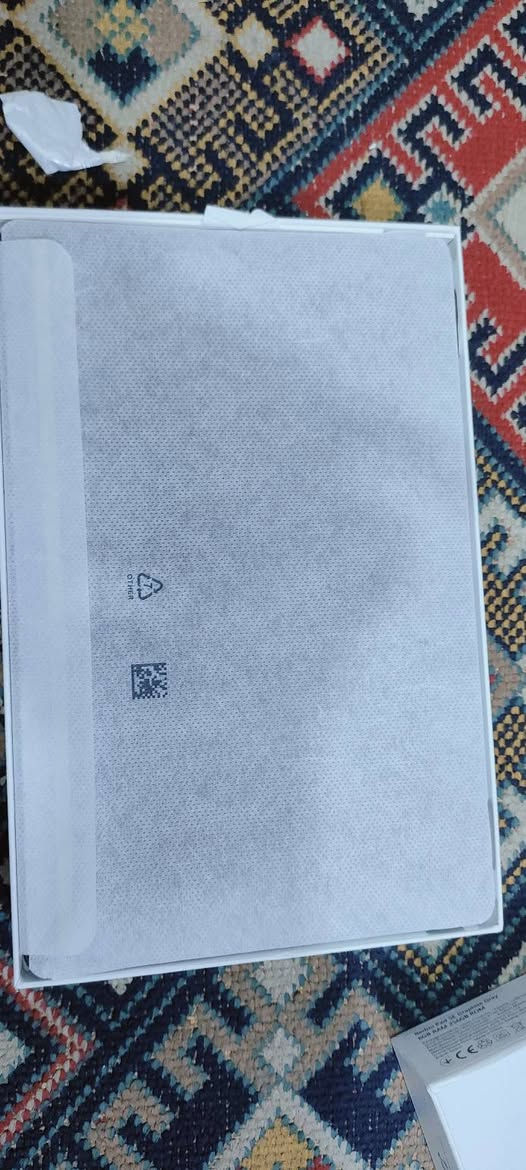 ايباد ريدمي SE من شركة شاومي للبيع كامل ملحقاته جديد ما مستخدم و لا مشتغل 
البطاريه 8000 الذاكره 256 
العشوائية 8 
الشاشه 90هرتز 
مدخل شريحة
حجم الشاشة 11 
السعر 215 مع التوصيل 
علما سعره 260 بالسوك 
الهاتف***********
يوجد توصيل كافة محافظات العراق.
