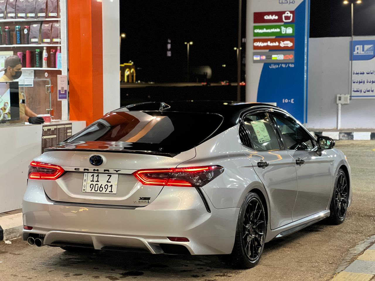 كامري xse2023
هايبرد 
المواصفات 
بصمه ✅
فتحة سقف ✅
مقاعد جلد✅
مقاعد كهرباء✅
تدفئه مقاعد ✅
شاشة كبيره ✅
فول تحكم ستيرن ✅
رادار تصادم امامي ✅
رادار النقطه العمياء ✅
عدم مغادره خط السير ✅
شاحن واير ليس✅
اوتو هولد ✅
سايد بريك بصمه ✅
كامره خلفيه ✅
3 وضعيات قياده ✅
وضعيه EV ✅
فول LED✅
اشاير بل مري ✅
مبدل بيها بونيد والباقي بارد وبيها سونار 
السياره فول مواصفات  وجديده 
رقم بغداد تحويل مباشر هزه جديده رقم جديد
سعر 185 بيها مجال 
مكاني اطراف تكريت الزلايه 
الشراي يتصل ***********
