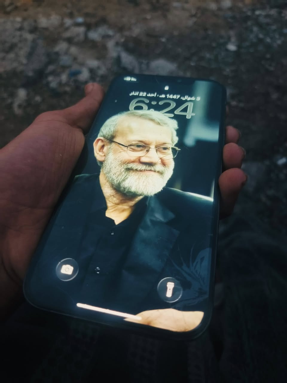 ايفون 12برو ماكس تخطي 
ذاكرة 256 
بطاريه 86
جهاز بلادي كله على وضع الشركة مامبدل شي 
بي فطور بضهر وبلكلاسه مامثرات 
جهاز كله شغال رايده مراوس بوكو او انفنكس
موجود واتساب فقط ***********
