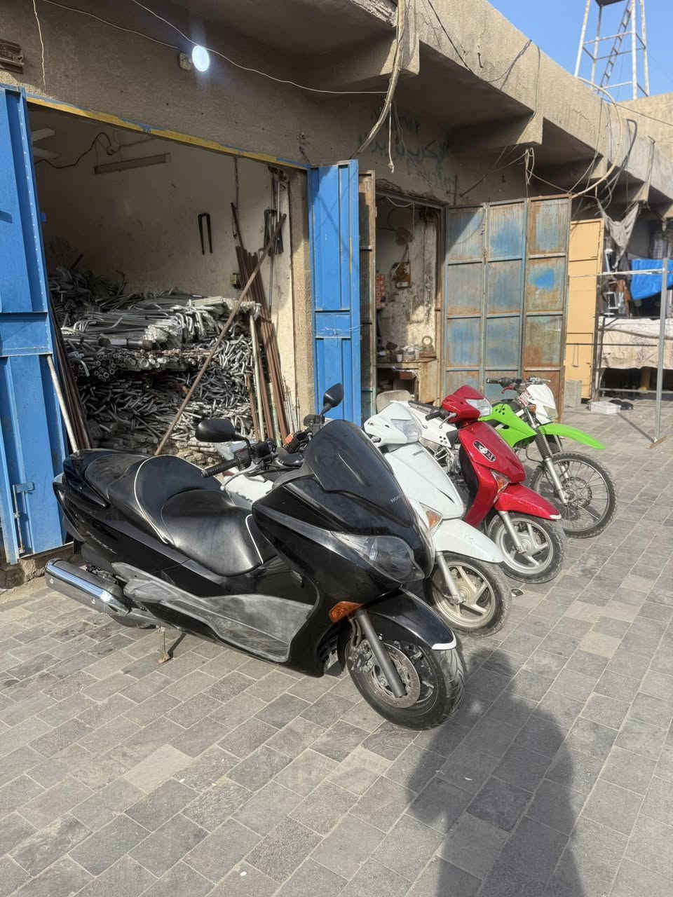 أربع دراجات للبيع العنوان البصره القديمه 

خلف جامع العرب للاستفسار الاتصال 

***********
