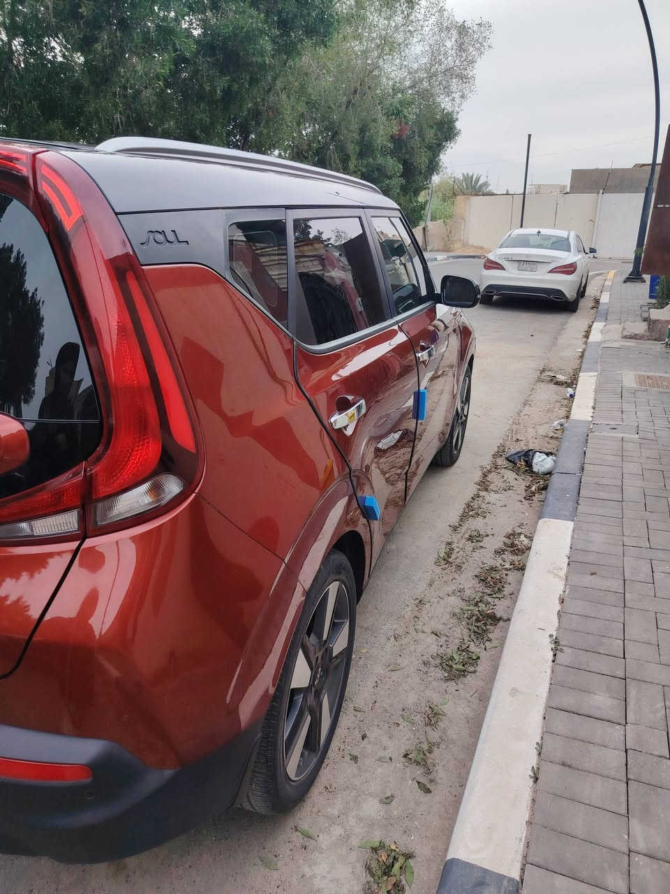 السلام عليكم سياره كيه صول كفاله عام مديل 2021 مكينه 2600  ماشيه 1500 حقيقي سياره حلوه وجديده والسياره استخدام شخصي مكان السياره البصره دور الضباط
***********
