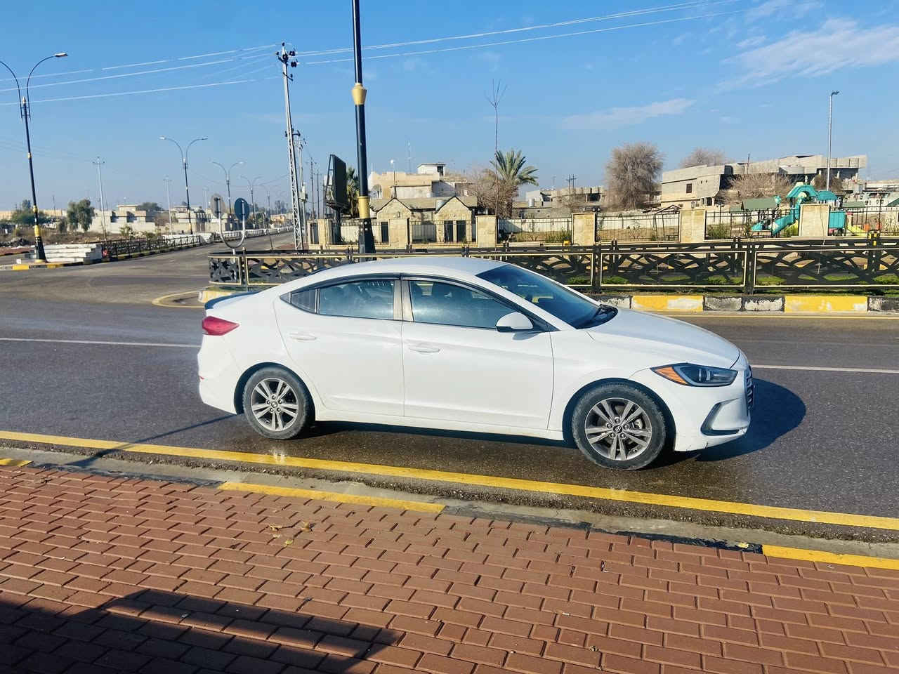 سلام عليكم النترا هوندي  للبيع موديل 2017 وارد امريكي السياره بسمي كوربون بانزين بيه  سنويه جديده الضرار الباب الخلفي بي ضربه السياره حيل نضيفه السعر 135$ التواصل عل رقم ***********
