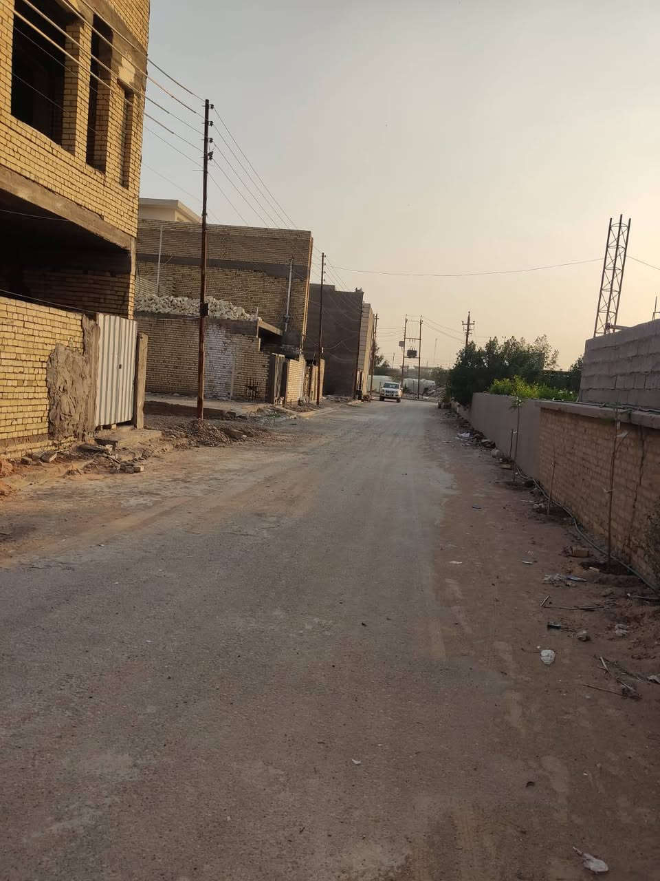 السلام عليكم قطعة أرض البيع مساحة 100 متر جبهة 6 وربع موقعهة مقابيل بانزين خانه مال جبهة علا القنات مباشرتن سند زراعي سعر 55 ستفسار تصال ***********
