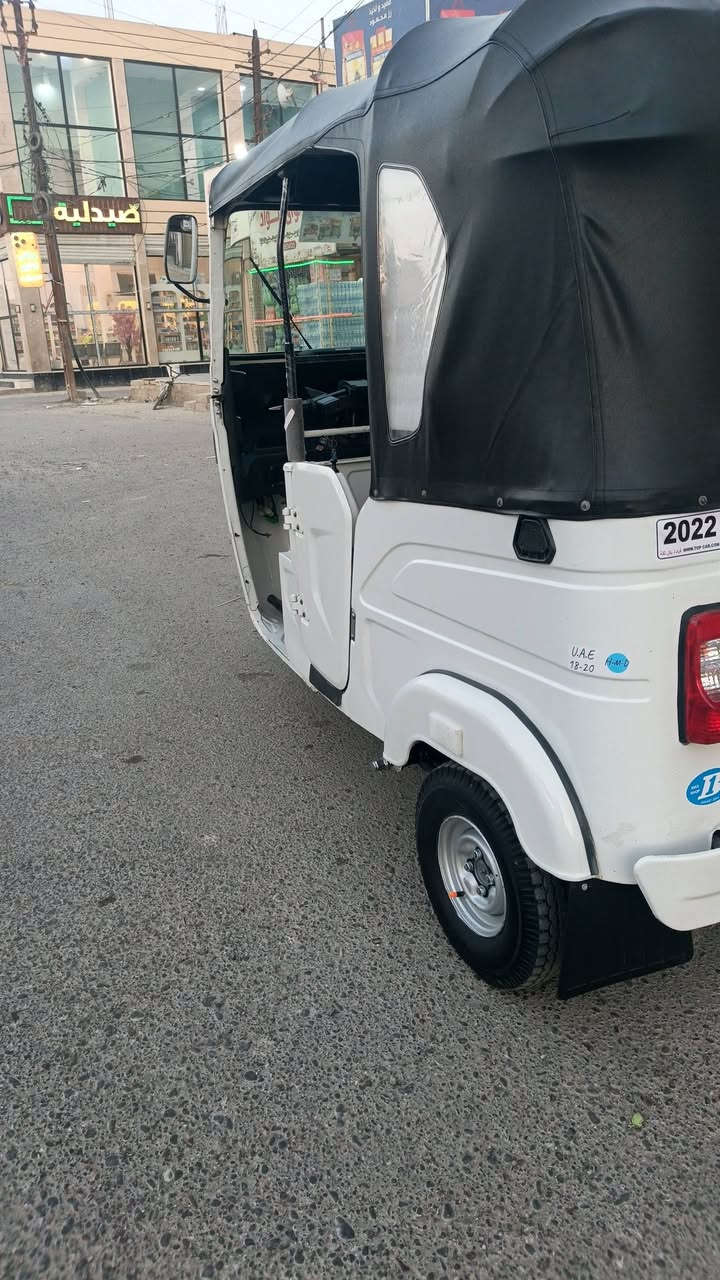 السلام عليكم تكتك للبيع موديل 22شهر 10رقم وسنويه تحويل ثاني يوم كفاله عامه كشر ومكينه العنوان بغداد ***********
