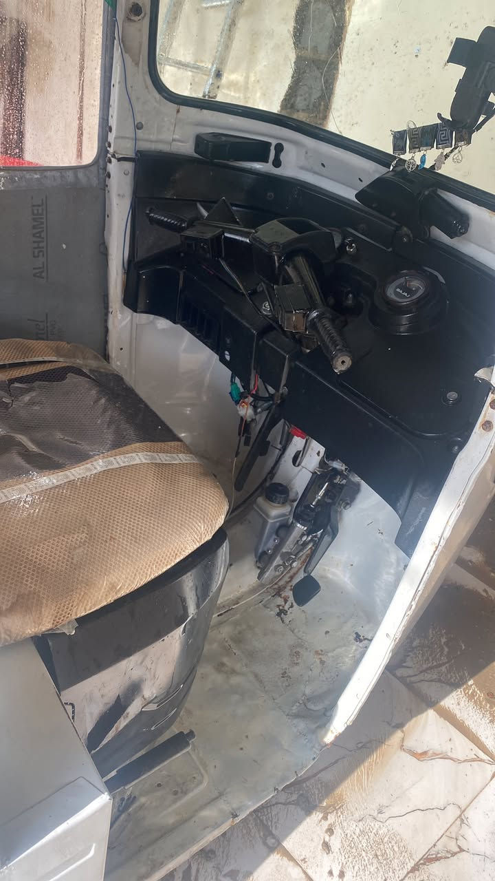 تكتك موديل 2017 بيضه اوراق كامله بوصل مكينه جاهزه مابيها نقص برغي واحد رايدها 3600 وسهله ان شاء الله رقم واتساب ***********
