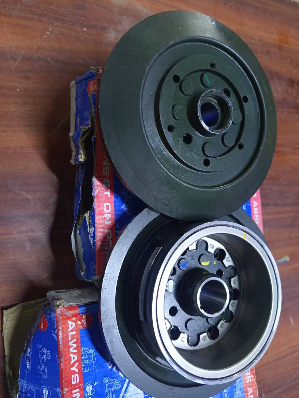 السلام عليكم ورحمه الله وبركاته 
يعلن مجمع نمبر وان1
......(توفير توفير توفير )....   
قطع غيار تكتك بياجو🛺🛺
اسعار تنافسيه 
الموقع 📍: البصره حي الزيتون (شارع الزيتون الرئيسي)
متتوفر توصيل جميع محافظات العراق 🇮🇶
تواصل واتساب :
***********
***********
