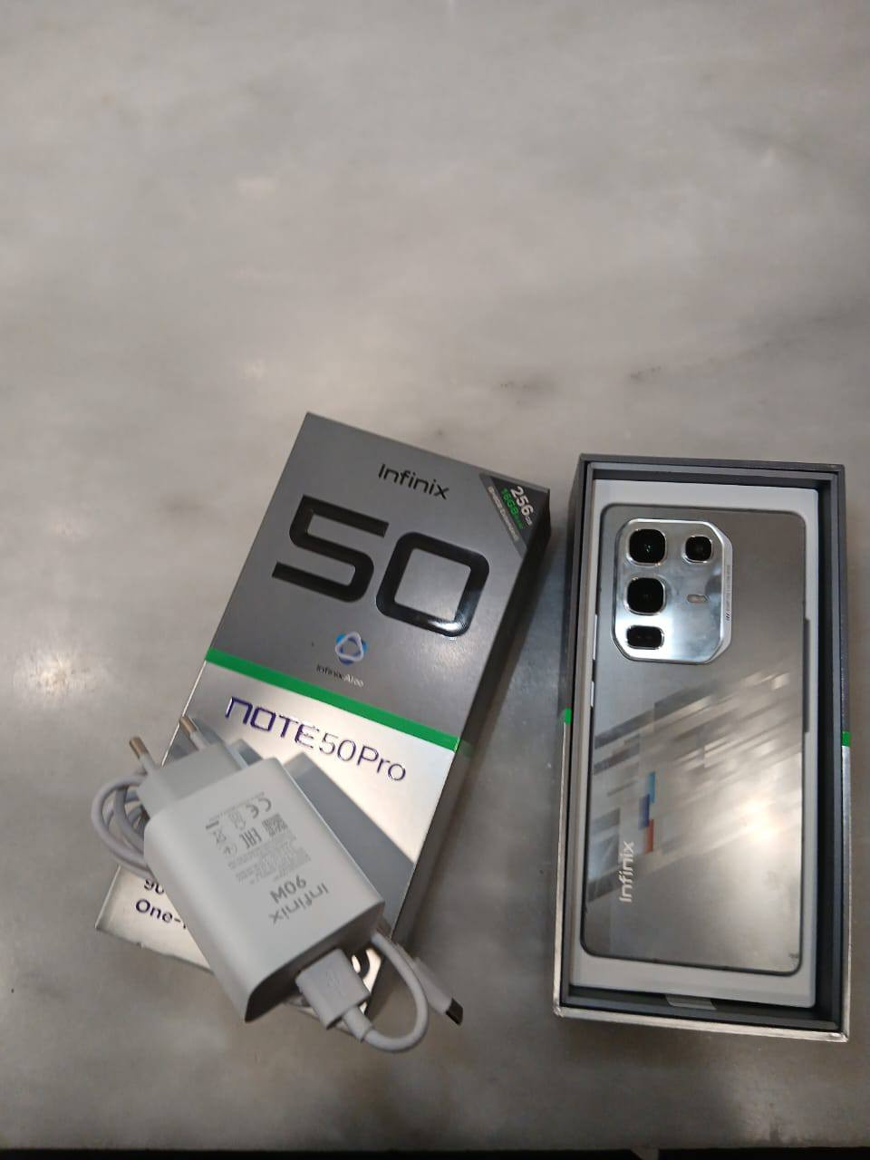السلام عليكم
انفنكس نوت 50 برو 
نضافه 100%
سعر  240 
هاتف (***********)
مكان بغداد عامريه

