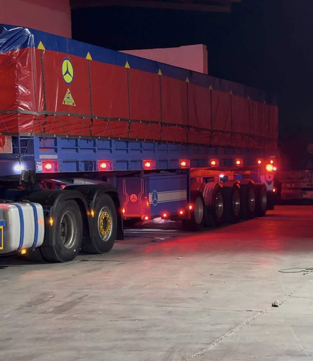 السلام عليكم

للبيع عربانه حداديه الجرف حالد الجنابي شاصي 16 طول ماله 13:60

خمس محاورة تخم تاير مرسمه سليمانيه فصخ وربط

مكفوله العربانه عنوان بغداد ابوغريب  السعر ٢٥٠ وبيه مجال حك جيه 

***********
