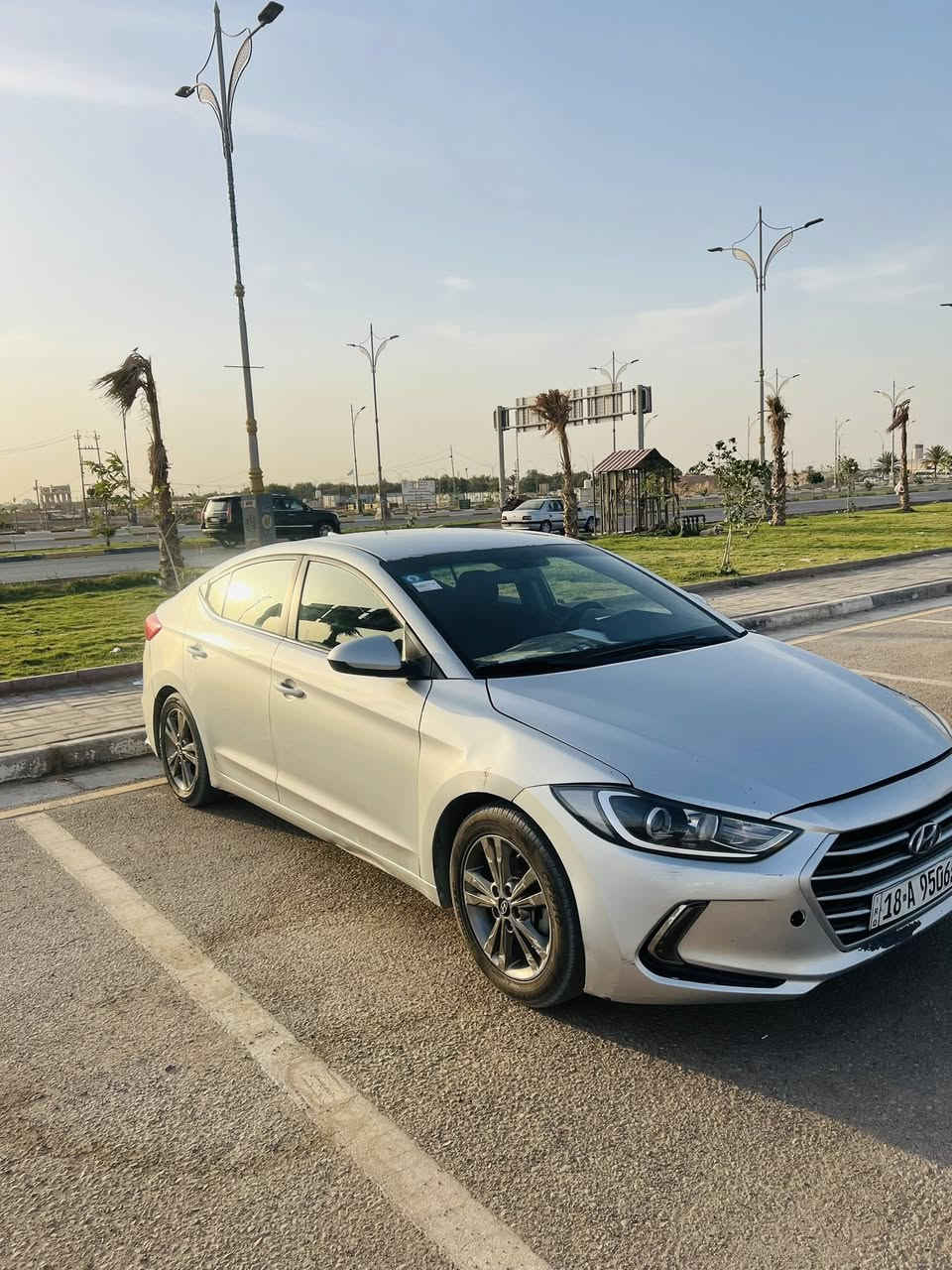 يالله السلام عليكم 
النترا 2018 امريكي للبيع 
رقم بابل بأسمي السنويه مساقطه 
السياره محورها غاز وخير من الله المكينه لاتنقيص ولا تبخير الحداديه قبل كم يوم نافضها الاماميه والخلفيه مابيها شي 
نص فول السياره رادارات بلمري شاشه وكامره دوار تحكم ستيرن ٣ انضمة قياده السعر 115 وبيه مجال بسيط 
صور الحادث مرفقه ويه الصور 
مكاني كربلاء 
للأستفسار ***********

