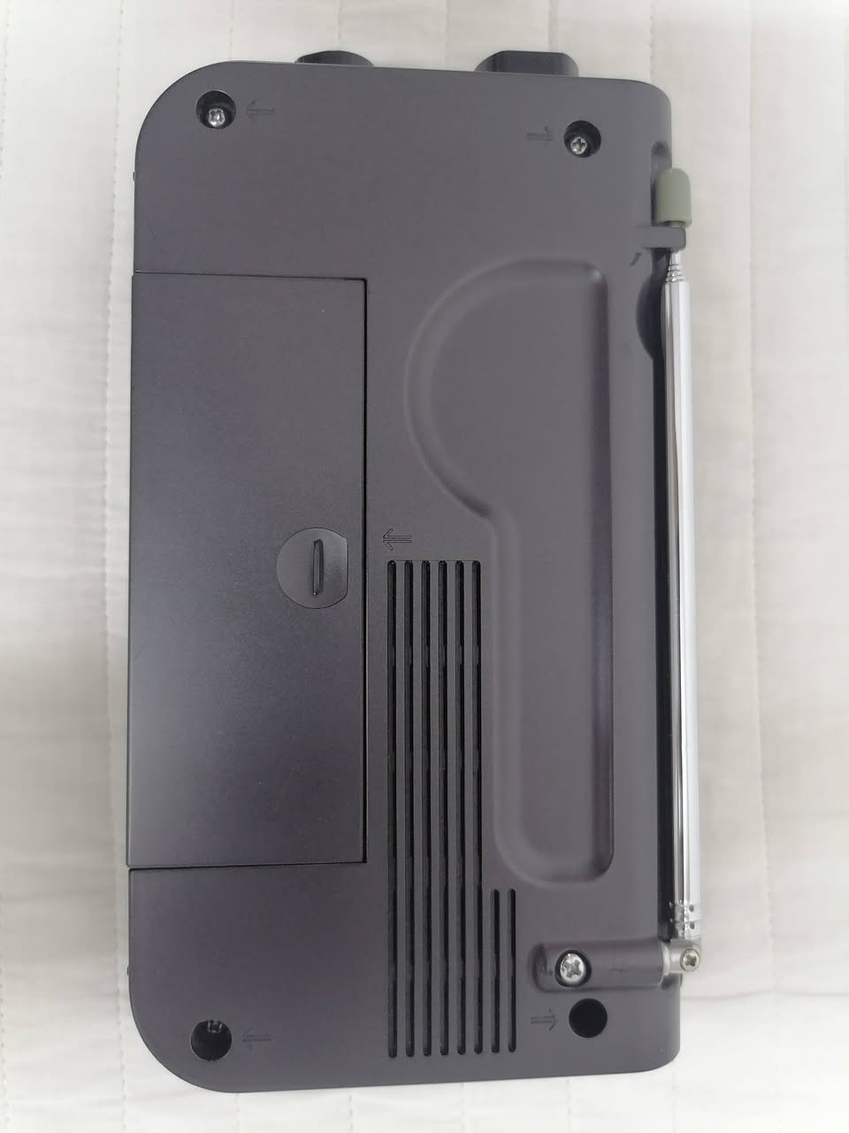 جهازين للبيع كل واحد وسعره مكاني بغداد البياع ***********
١. سوني موجه واحده fm خزن ٣ محطات ياخذ باتري عدد٤ قلم جهاز جدآ سحبه جدآ جميل تريد بحث يدوي تريد بحث تلقائي
٢. جهاز UN. COM انتاج الصين مصدر الى اوربا ٤ موجات جدآ حلو سحبه fm باتري عدد٢ قلم
