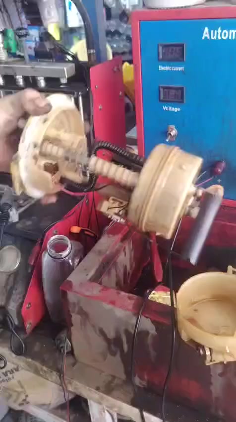 يا اخي الفلتر بدله كل شهرين
لتخلي هيج يصير هاي الوساخه كبل تروح للنوزل والفيت بم ينتهي

حافظ على سيارتك ...

زورونا في ورشتنا
الهيثم لصيانة مشاكل السيارات
بغداد / سبع ابكار / الشارع العام
***********
