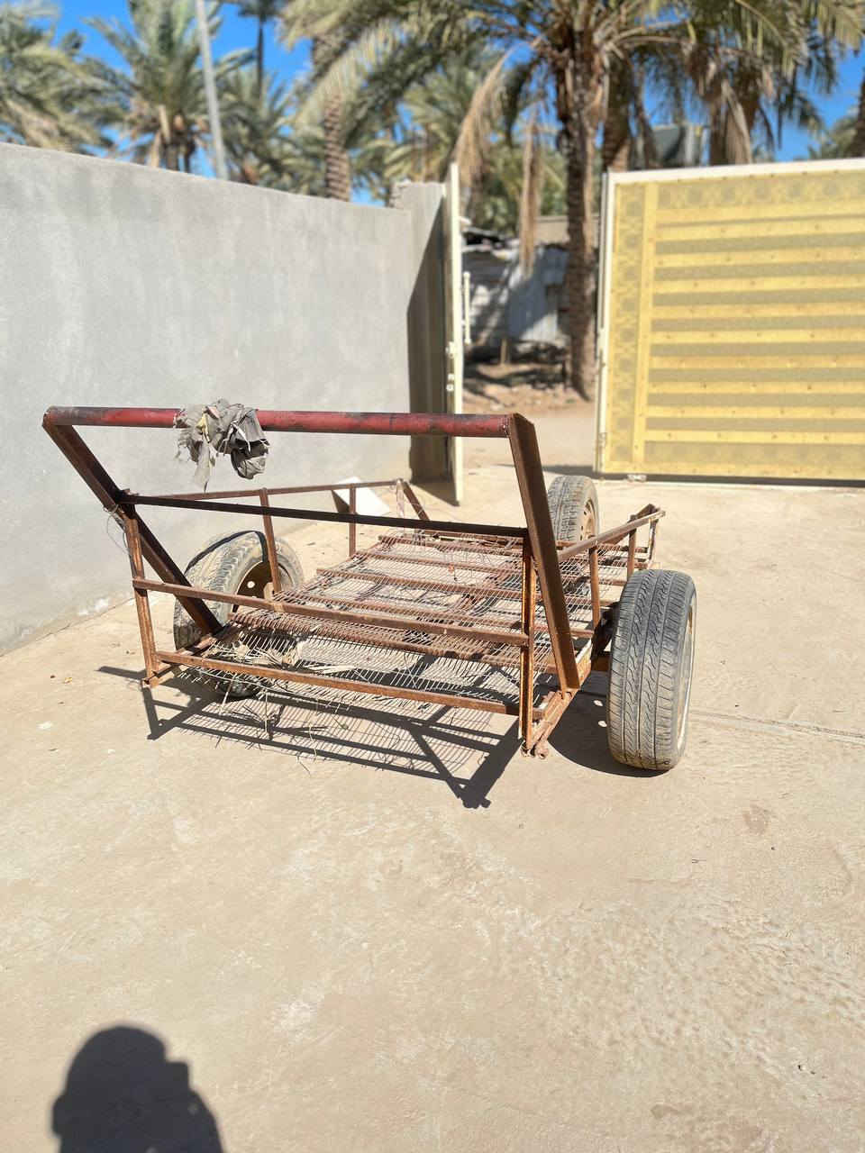 السلام عليكم غراض مستعمله للبيع 
العربانيه حديد درجه اولى+ثلاث تايرات درجه اولى حجم 13
و الثلاجه نضيفه فقط تبريده متوسط و موطور جديد درجه اولى 
سعر العربانه .100وبيه مجال 
و سعر الثلاجه 40الف وبيه مجال
والاستفسار على رقم ***********
