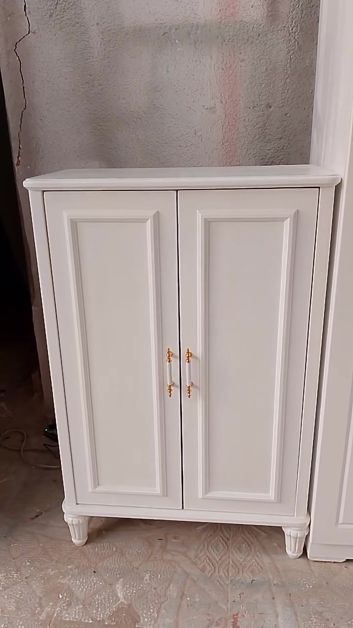 معرض سليم
غرفة نوم كويتيه إيطاليه مستخدمه شرط جماليه ونظافه ومتانه وشرط كويتي إيطالي مو تركي ولا ماليزي غرفه تتكون من  6 قطع كنتور 6 باب 3 متر برفوف هوايه 

سرير نفرين مترين طول بعرض مسرح مدوشم وتخت نظيف ومدوشم  كومديات عدد 2. ميز مرايه ب6 مجرات نظام حلو 

+ ملحق إضافي بابين ورفوف من الداخل عنوان داخل المنشور السعر  مليون و 350. ألف ***********
