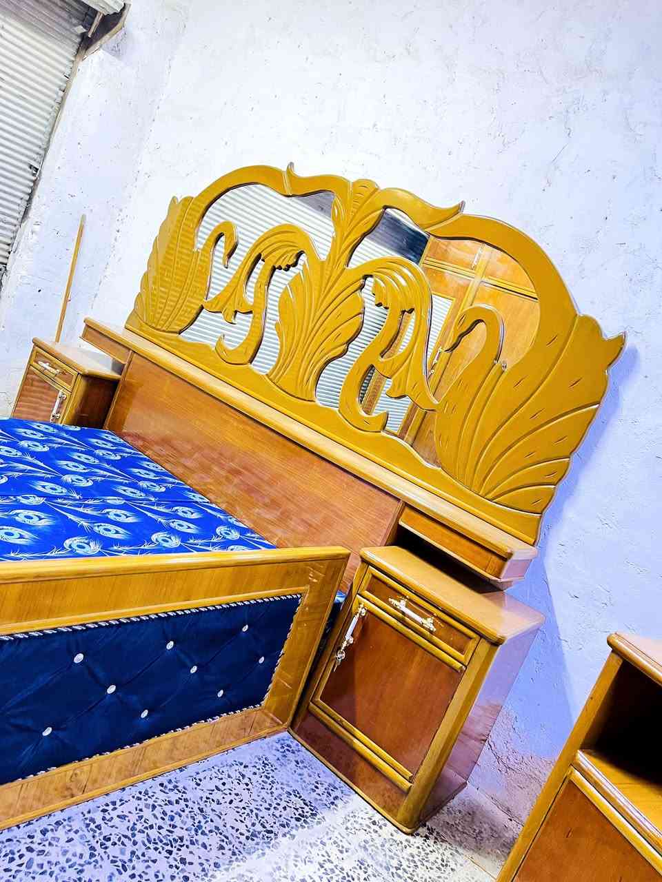 غرفة ام 6 طابقين تزكام صاج نضيفه جدا سعر 875 وبيها مجال الشراي يتصل مكان نجف حي الجزيرة ***********
