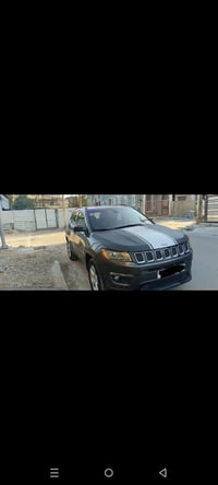 جيب كومباس فئة لاتيتيود 2018  اللون رصاصي غامق  محرك 2400 جيد جدا  كير...