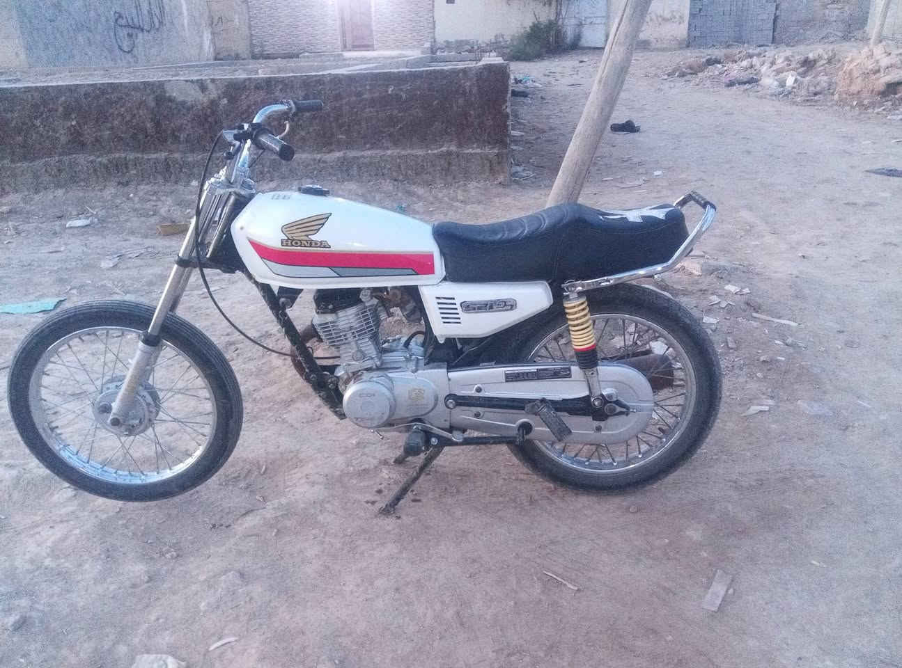 للبيع تايكر غراضه كله ٢٥ حلوه لا دخان ولا بخار مكينه ناعمه شاصي لا لحيم ولا فطر تايرات وياله كله جديد مكان شاميه سعر ٣٥٠بيه مجال


**إذا كنت صاحب هذا الإعلان وتريد حذفه لأي سبب، رجاءا أرسل رسالة إلى الدعم الفني**