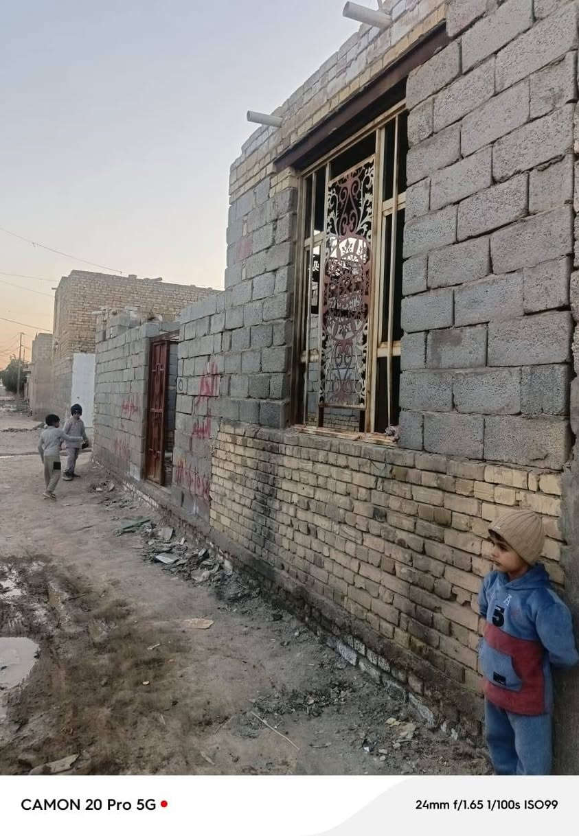 بيت زراعة المكن حاوي العباس 
مساحه 200متر ركن 
البيت هيكل 
غرفتين 
ستقبال 
صاله 
مطبخ 
مقابل المولد 
رقم ابو البيت ***********
