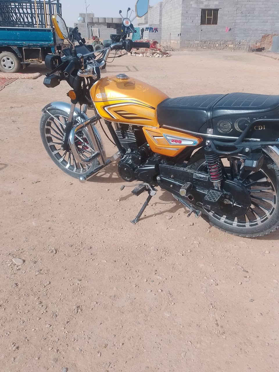 السلا عليكم دراجه للبيع موديل 25 محرك 200 شرط نظافه انظف من الصوره مكان القائم للبيع فقط***********
