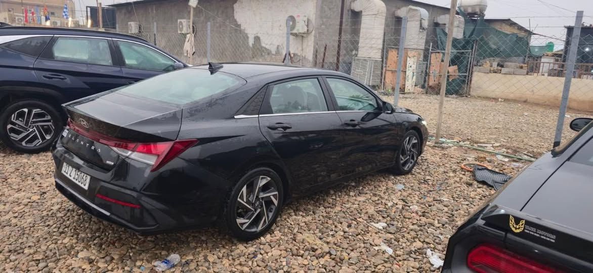 السلام عليكم لبيع النترا هايبر مديل 24 وارد كندي لمتدد فول  خمس كامرات
ماشيه 30 كيلو متر    
بصمه 
فتحه
شاشه دجتل
خمس كامرات 
لدات امامي 
كشنات جلد 
كشن سايق كهرباء 
اشاير بلمري + رادار + كامره
بدون ارباك
تبريد بيانو
سايد بريك كهرباء دكمه
كشنات تدفئه
تحديد مسار توقف ذاتي
لد أناره داخلي يتغير مع المسجل 
شحن وايرلس
بعد بيها مواصفات 
بيه ثلاث قطع 
العنوان بغداد شارع فلسطين ***********
رقم صاحب السيارة مال بيع
