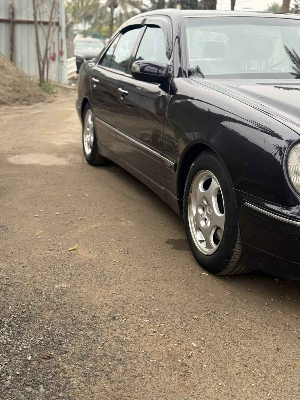 السلام عليكم للبيع مارسدس أم عيون موديل 2000 السياره   E320 محرك V
السياره مصبوغه عام 
السياره كهربيات كله شغاله تحكم كشن سلايت الفتحه كله شغال السياره جاهزه ومآبيه نقص السياره كلش حلوه 
السياره فوول افن كارد
السياره محرك كير تبريد صدر كله سليم السياره جاهزه
رقم دولي 
السعر 107 وبيها مجال 
العنوان بغداد الكريعات 
رقم الهاتف ***********
