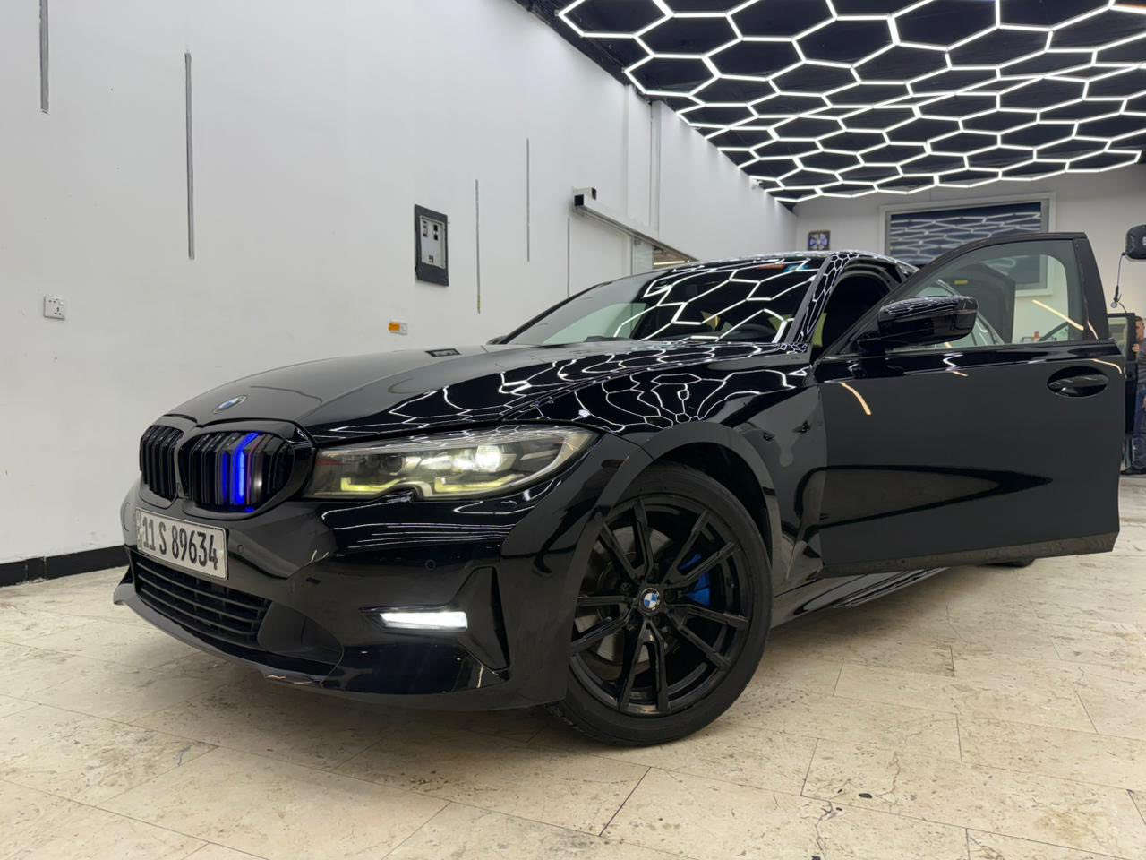 السلام عليكم 
Bmw
330 i
2020 model
فول مواصفات مكفوله من صبغ
فقط بنيد نفس لون
رادار
فتحه
شاشه دجتل
فول للاخير
مكانه بغداد حي الجهاد 
سعره ٢٤٥ ورقه وبيه مجال
للاستفسار 
*********** واتس
