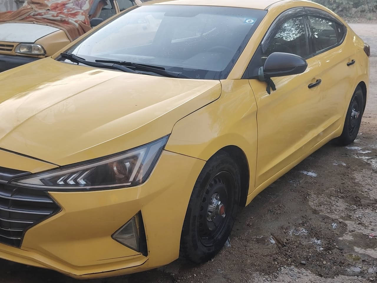 السلام عليكم النترا 2019 رقم بغداد السعر 120 وبيهه مجال مكانه كربلاء 
مكلف بالنشر رقم صاحب السيارة ***********
