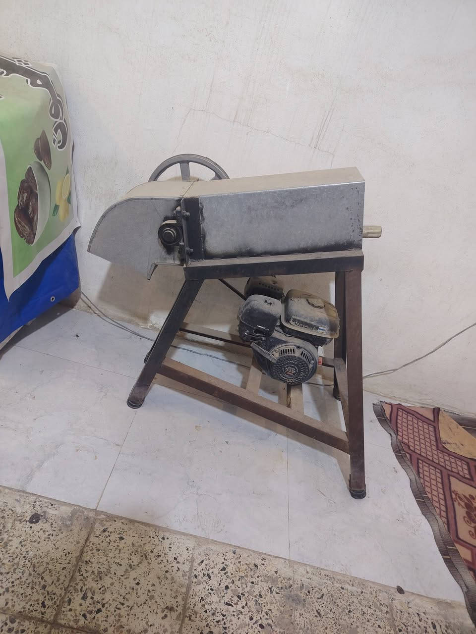 السلام عليكم ستويه شحن متنقله مال عصاير ولبلبي كامله هيه وغراض وياه  مبراشه ثلج  للبيع السعر بمليون ونص وبيه مجال مكان الستوته الرمادي للستفسار اتصال ع هذا الرقم ***********
