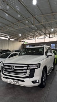تيوتا لاندكروز  GXR sas 2024  27,000km مغلف ppf  كفاله عامة  رقم اربيل...