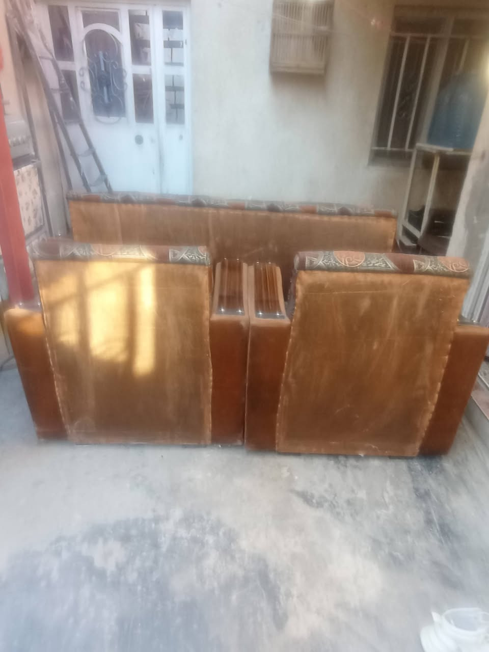 نص تخم للبيع العنوان الكاظميه النظافه 90% رقم ***********
