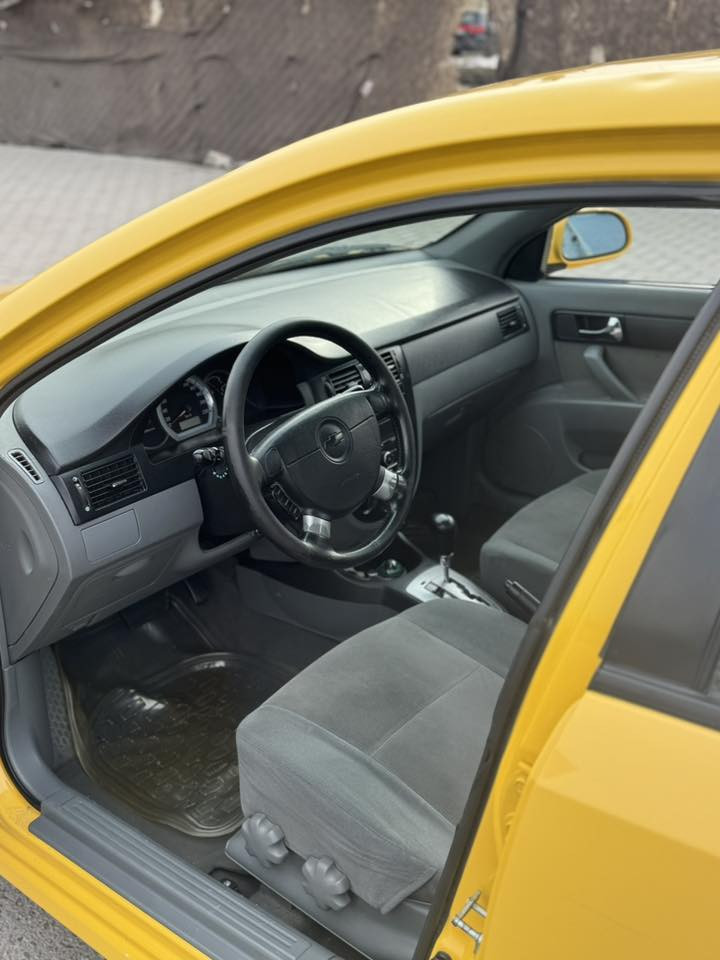 السلام عليكم.شباب. اوبترا. موديل.11.هيئة.مصفره. سياره. متعوب عليه.وع ايد وحده.اصفر بلاد. شركة. عامه.كفاله من صبغ وتبديل.لا خياس.ولا جراد.بيه معجون فقط.جاملغ شوفت عينك ولبونيد.مو ضربه. رصعات.ومعجنيه.سياره مبدل.صدر كامل.نفض.من المشط وانت صاعد.+دسكات.امامي وخلفي.+ بنزات.  الدرايم شفتات.بوربرنات امامي.  صدر خلفي.نفض.بور.ستيرن. +.تخم بلكات واير بلك + تخم اذاين+راديتر..مي.مبدله.تفصيخ اخو جديد. سياره.جديده.وبلعافيه ع ياخذه يترحملي عليه.فيت بم. جديد.+تخم.تاير جواه.سياره.اكفله كفاله عامه.+.تتفئة.تبريد. اسف.ع اطاله. هاي.كل. تفاصيل سياره.المكان حي جهاد.***********
السعر.73. بيه مجال.قليل.
