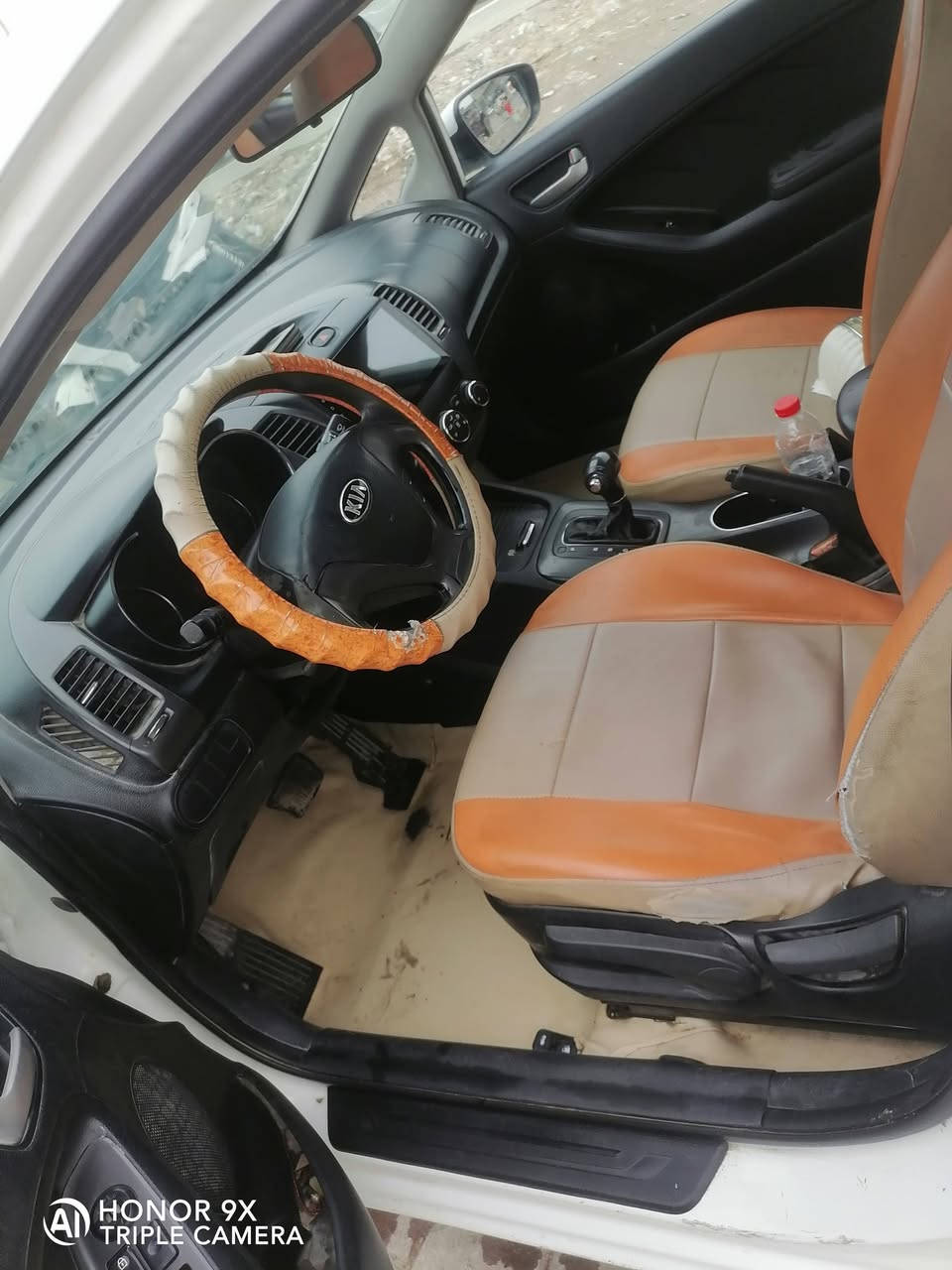 السعر 80 اوبيه مجال بسيط
سيراتو 14 خليجي بدون حادث بس واكع عليه سقيفه بدون تكم
رقمه بابل مشروع وطني تحويل موباشر سنويه 29 
مكان السياره حي اور قرب جامع الفردوس
تبريد ثلج
محرك 1600 دوش دكشن عالي
صدر تعبان بس هذا عوزه
***********
