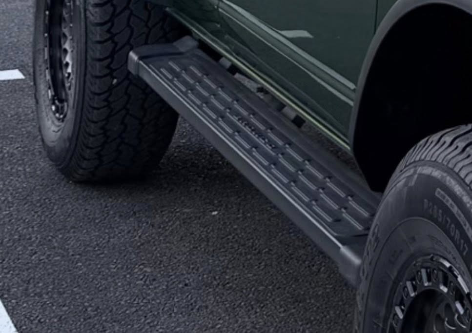 موجود دعاميات كامل مع بلاجكتور و دواسات فورد برونكو بلادي شركة
نظيف جدا 

للتواصل 

0750 748 4750
