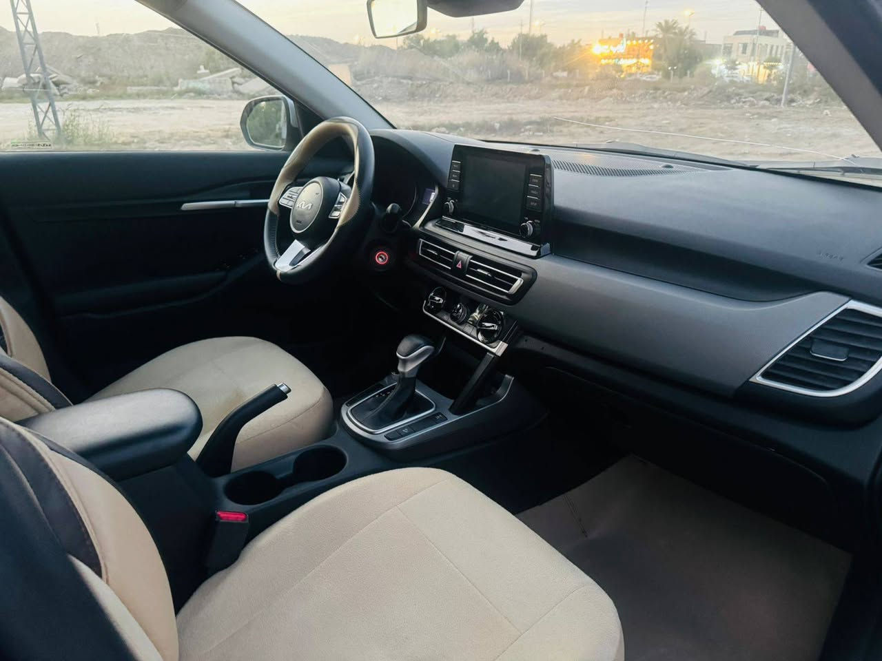 كيا ستلوس امريكي موديل 2023 سياره جديده وجاهزه من كلشي محرك كير حداديه تبريد كله جديد ماشيه 40الف محرك 2000دوش بيه ثلاث قطع صبغ وصور السونار بالمنشور السعر 137مكان  السياره بابل مركز المدينه ***********
