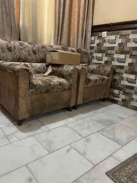 للبيع تخم10مقاعد تكمه قوي شويه غسل يرادله مابي اي شي عنوان شارع فلسطين 
*********** سعر 250
