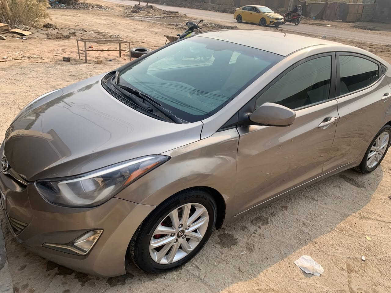 السلام عليكم 
للبيع النترا موديل 2014 
السياره امريكيه الضرر جاملغ السايق فقط 
مكينه 2000 السياره خير من الله مانقصه شي 
ماشيه 130 
اللأستفسار اتصال على ***********
السعر 112 $
يعني دفتر و12ورقه
