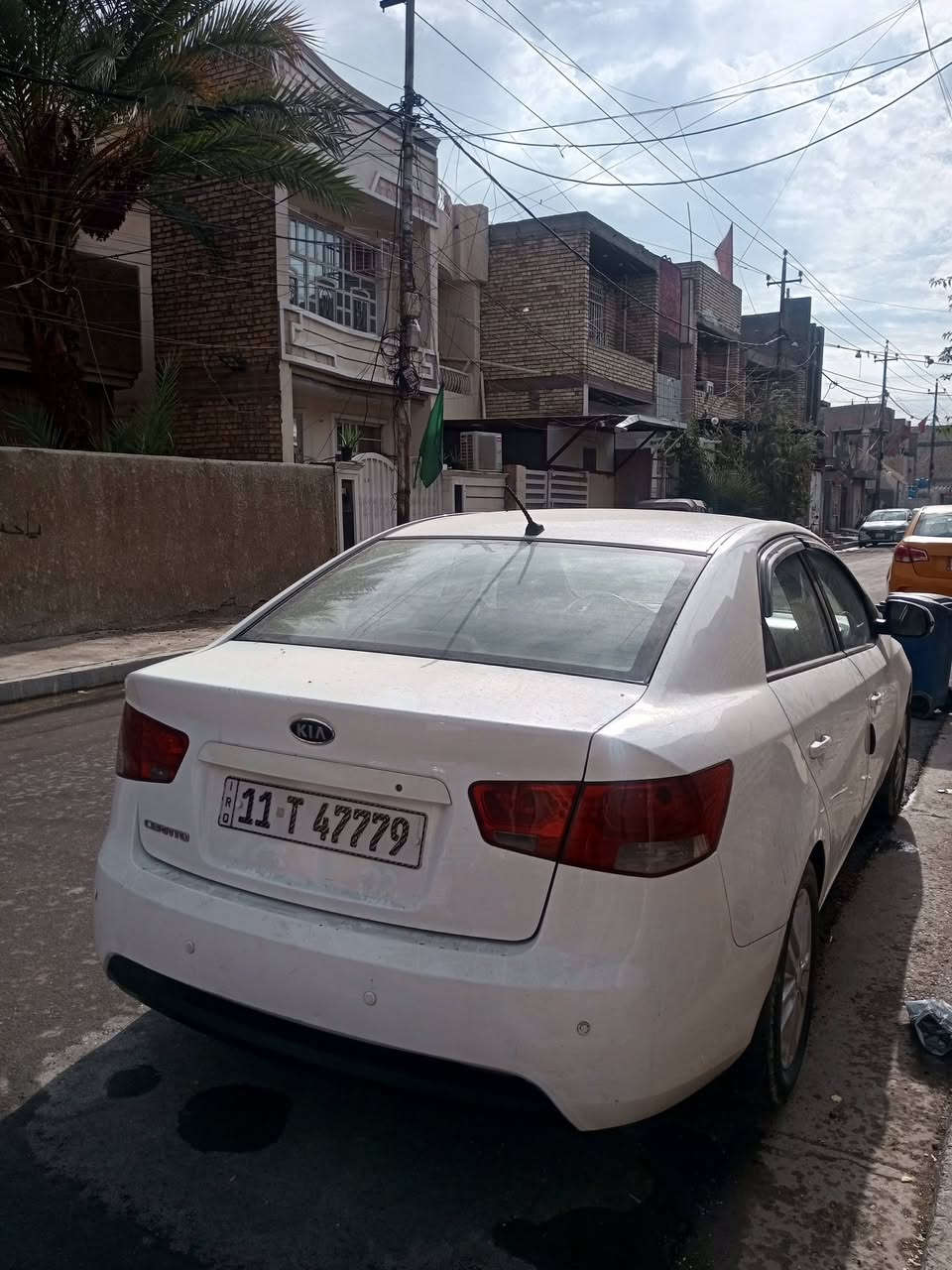 كيه سيراتو 2011 خليجي مكفوله من الضربه بيه رصعات كم رصعه محرك جديد 1600 فتحه سقف مري شفط ماشي 250 الف بيه معجون بل هلال لخلفي اثر خياس غير متواجد عل فيس *********** بغداد
