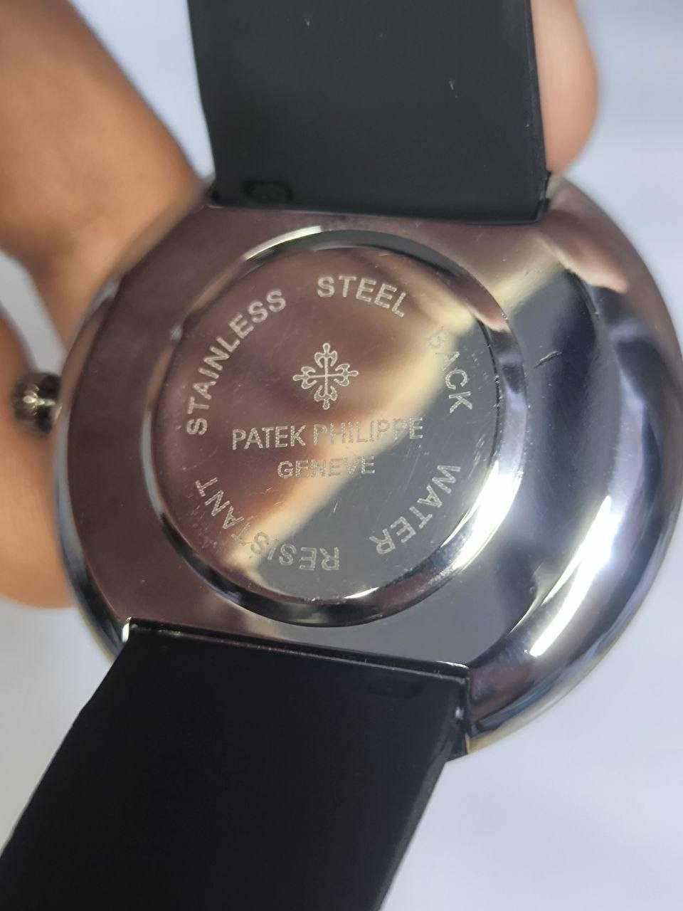 باتك فلبPatek Philippe وارد اوربي

تحفه فنيه تتخطى مفهوم الوقت 
الميناء مميزة رجل فضاء 3D
سنتر ثواني شغال 
زجاج معدني مقاوم للخدش 
الهيكل مصنوع من الاستانلس ستيل 
مختمة من كل مكان
سير ربل طبي ضد البكتيريا وتجمع الاوساخ 
قفل فراشة

ملاحظة متوفره قطعة واحده فقط 
السعر :- 25 الف ع اول تم 
للحجز والاستفسار يرجى الاعتماد خاص


**إذا كنت صاحب هذا الإعلان وتريد حذفه لأي سبب، رجاءا أرسل رسالة إلى الدعم الفني**