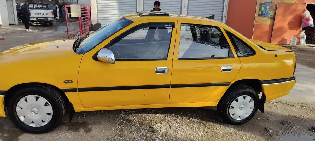 سياره أوبل فكترا موديل 95 حجم 18
 كير محرك بشرط 
دفتر بانزين موجود رقم كركوك 
شرط الوكاله و التحويل 
اتصل على الرقم 
*********** كركوك, العراق
