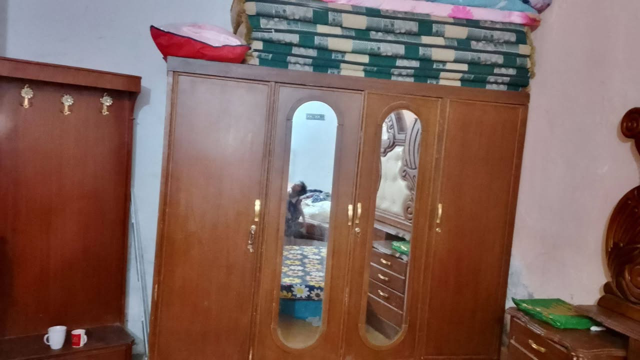 عرفه نوم 4بيبان اللبيع مستعجل السعر 250   مكان بغداد***********
