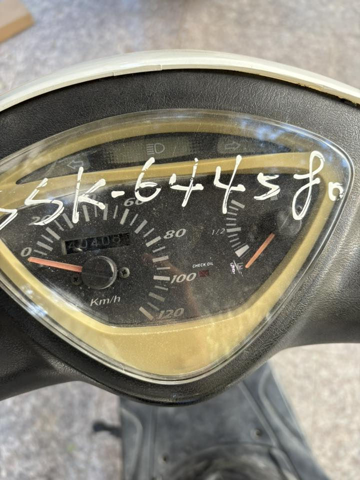 سلام عليكم ماكس عدله بوشه 49 دراجه مكفوله مكينتهه ونظيفه مصارلهه هواي من نزلت من الرمبه شرط تاخذها تترحملي عليها مكاني بغداد سبع ابكار الشراي يتصل سعرهه 900 وبيها مجال 
***********
