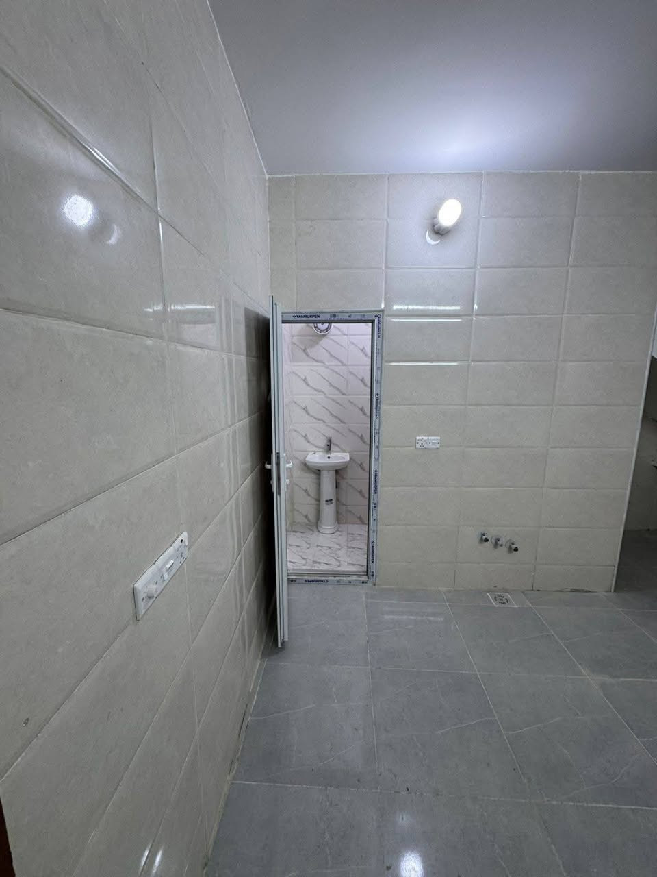 مشتمل للبيع
المساحه 50m
حي الجهاد الطائي
البناء حديث زيرو 2026
يحتوي على نوم 2
وستقبال ومطبخ
وصحيات 2وصطح
شارع 15 رصيف 4م
اتصل *********** هـ
مكتـب الشمري للعقار
