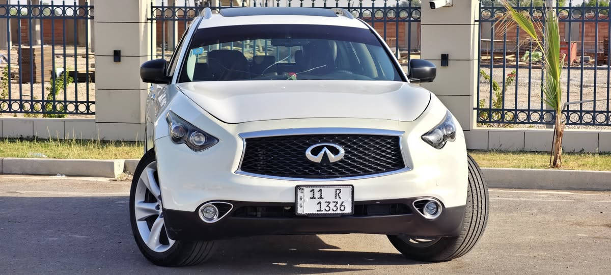 وحش للبيع او مراوس 
انفنتي XF50S 
ماشيه 146 الف 
محرك V8 
390HP 
تبريد وتدفئة المقاعد الأمامية
كاميرات 360 درجة
نظام ملاحة
نظام صوت Bose +دبل شاشه امامي وخلفي تلفزيون 
السياره فول مواصفات للاخير 
رقم بغداد باسمي تحويل مباشر 

السعر 135 ورقه 
عنواني واسط الكوت 
للاستفسار الاتصال على الرقم 
***********
***********
